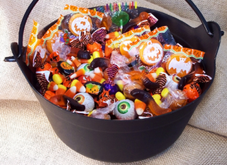 kids + halloween candy